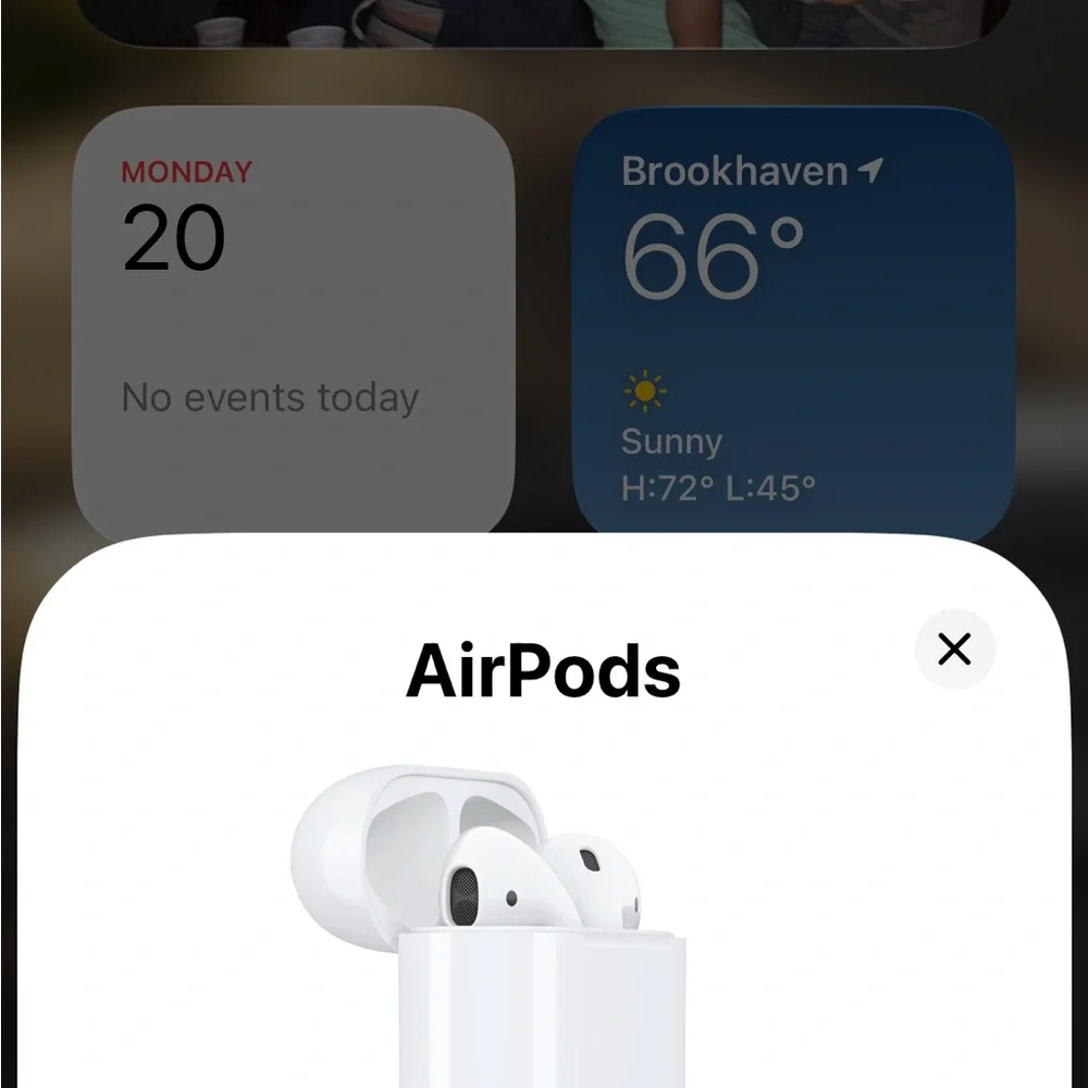 Apple AirPods with Wireless Charging Case